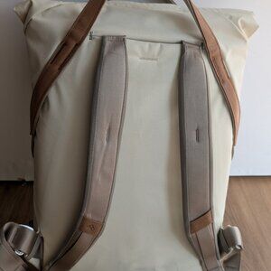 Peak Design EverydayTotepack in 20L in Bone